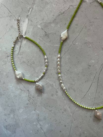 The Olive Diamond Pearl Bracelet